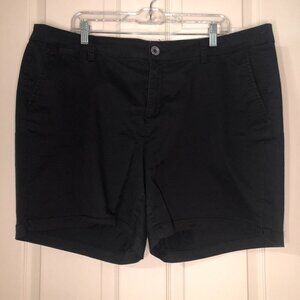 Lane Bryant black cotton chino 5 in inseam button shorts‎ with pockets size 18